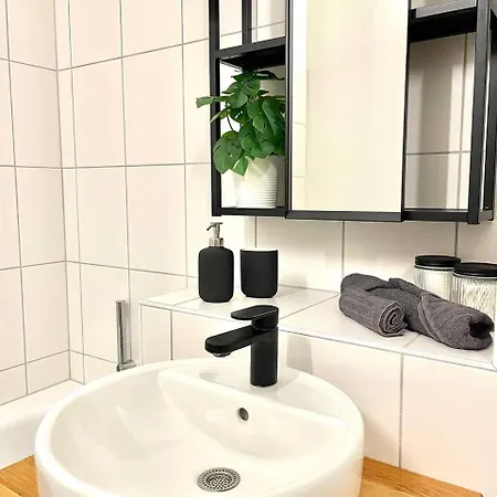 Lejlighed Geraumiges Ferienhaus In Koblenz Mendig